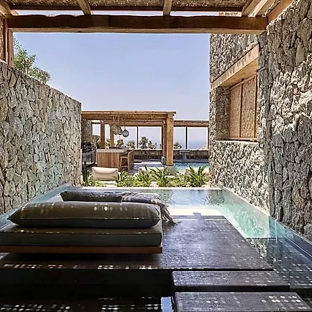 Archipelagos Hotel